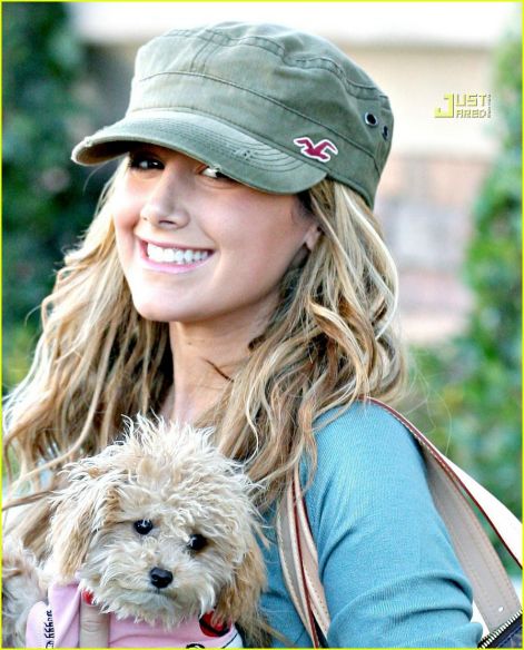 ashley_tisdale_1262218387.jpg